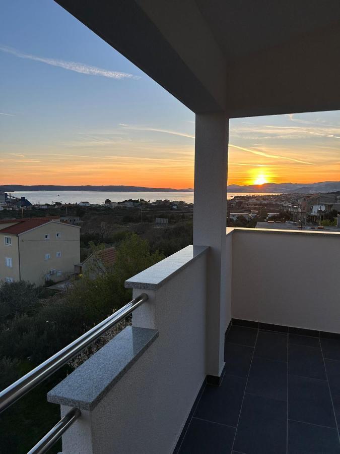 Apartment Marko With A Beautiful View Of The Sea Kaštel Sućurac Exteriér fotografie