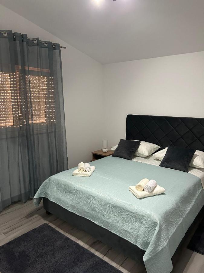 Apartment Marko With A Beautiful View Of The Sea Kaštel Sućurac Exteriér fotografie