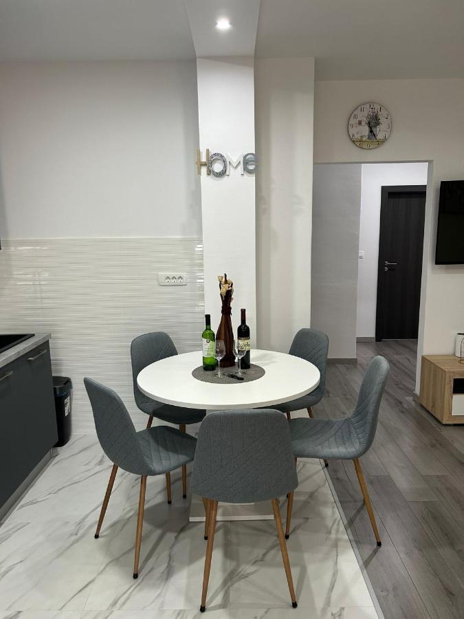 Apartment Marko With A Beautiful View Of The Sea Kaštel Sućurac Exteriér fotografie